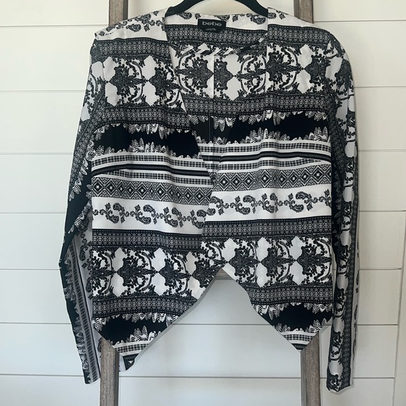 Bebe| Printed Asymmetrical Jacket - Picture 3 of 5